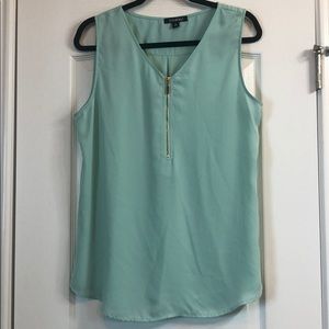 ROZ & ALI Top with Front Zipper. Size Medium